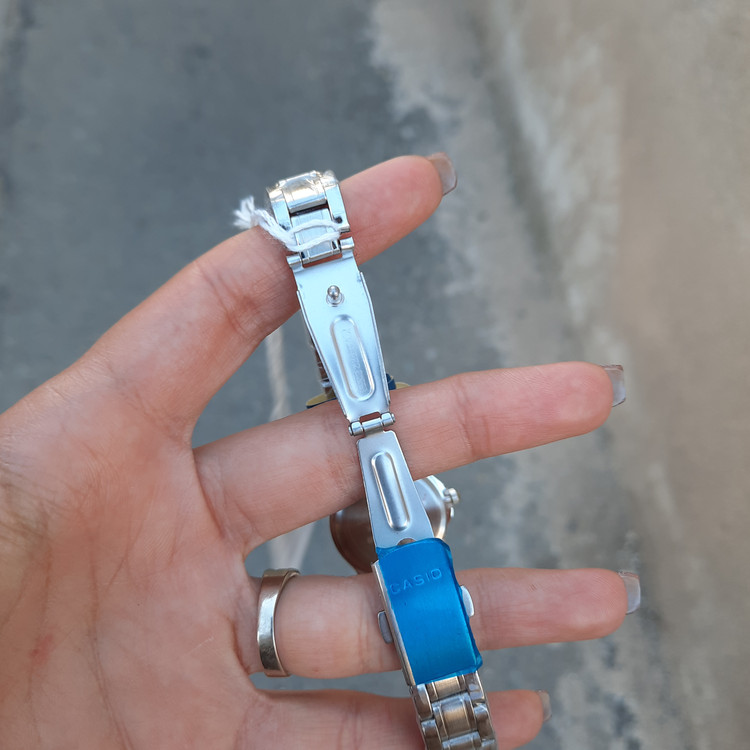 ساعت مچی زنانه کاسیوcasio تقویم دار