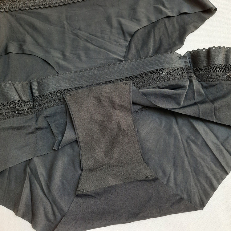 شورت لیزری کمر گیپور زنانه